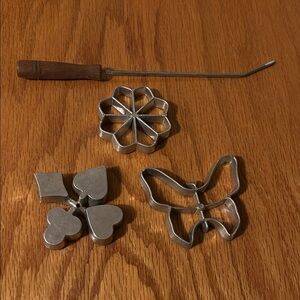 Vintage Rosette Set includes Flower, Butterfly, Playing Card Suit and handle